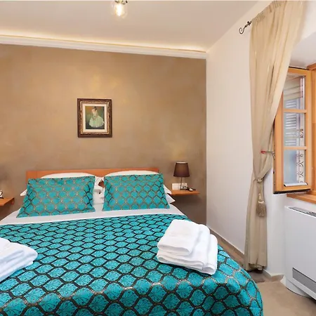 Meladonia - Luxury