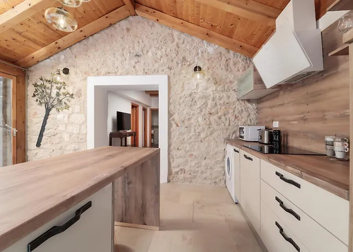 Meladonia - Luxury Molat