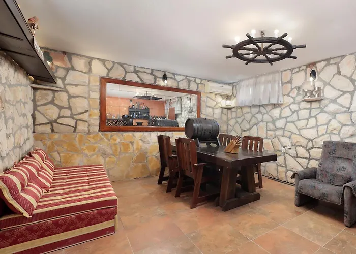 Meladonia - Luxury Molat