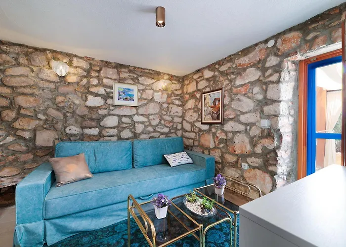 Meladonia - Luxury Molat