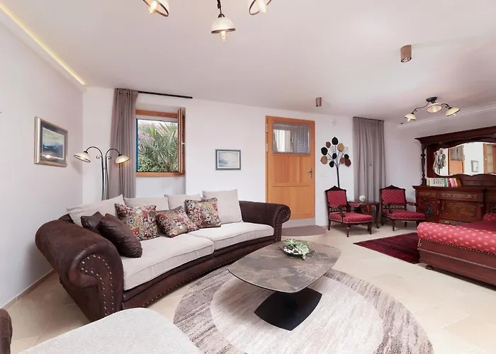 Meladonia - Luxury Molat