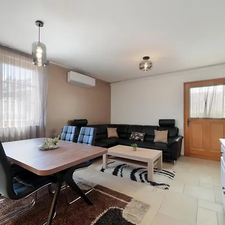 Meladonia - Luxury Molat